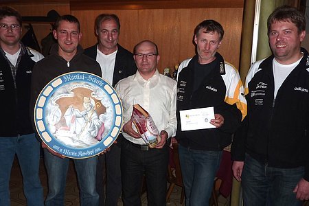 (v. l.) 1. Schützenmeister Bernhard Schoder, Peter Steiner jun., Martin Roßkopf, Stephan Raudensky, 
Franz Appel jun., 1. Sportleiter Josef Rehm