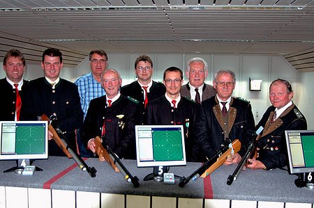 Josef Rehm, Günter Gamisch, Richard Schoder, Manfred Mayr sen., Bernhard Schoder, Markus Mayr, Martin Felbermeir, Karl Mosch, Helmut Müllers (v.l.)
